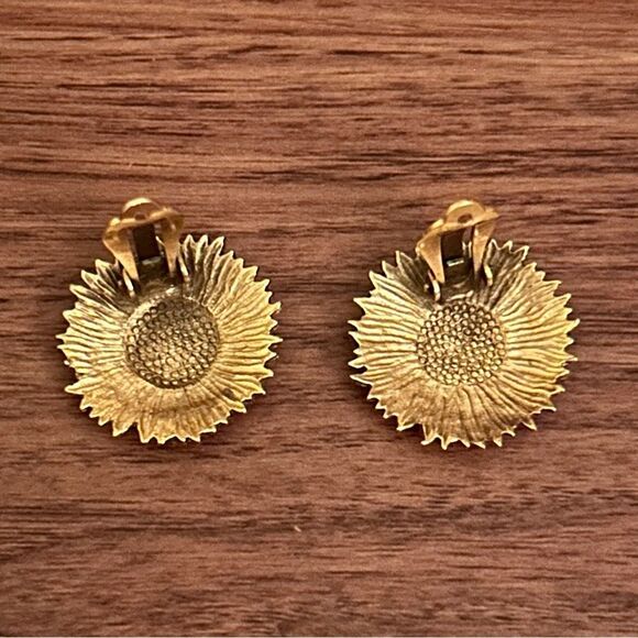 Vintage Sunflower Clip On Earrings - Picture 3 of 3